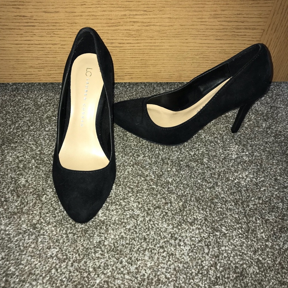 Lauren Conrad- Black suede heels